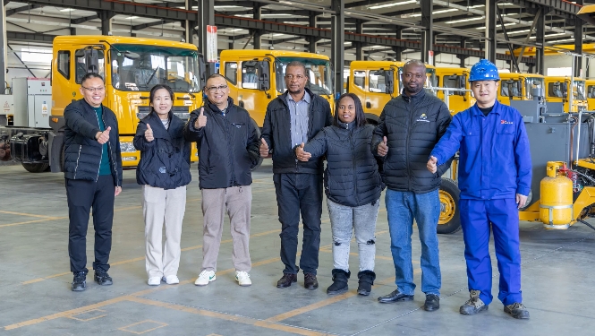 天途路业道路划线装备